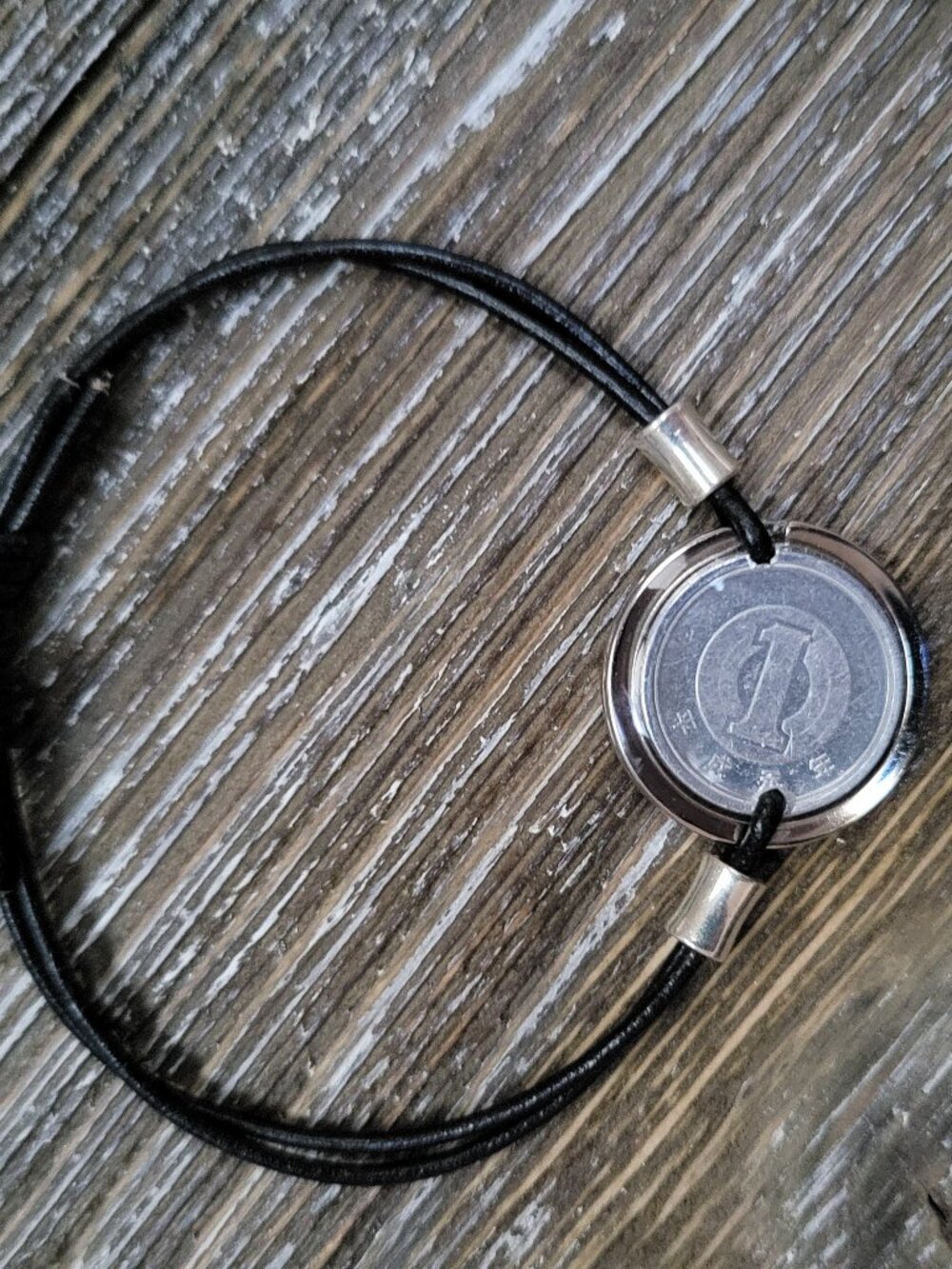 1992 Japanese 1 Yen Coin Resin Coated Handcrafted Bracelet - Unique Minimalist - Picture 4 of 10